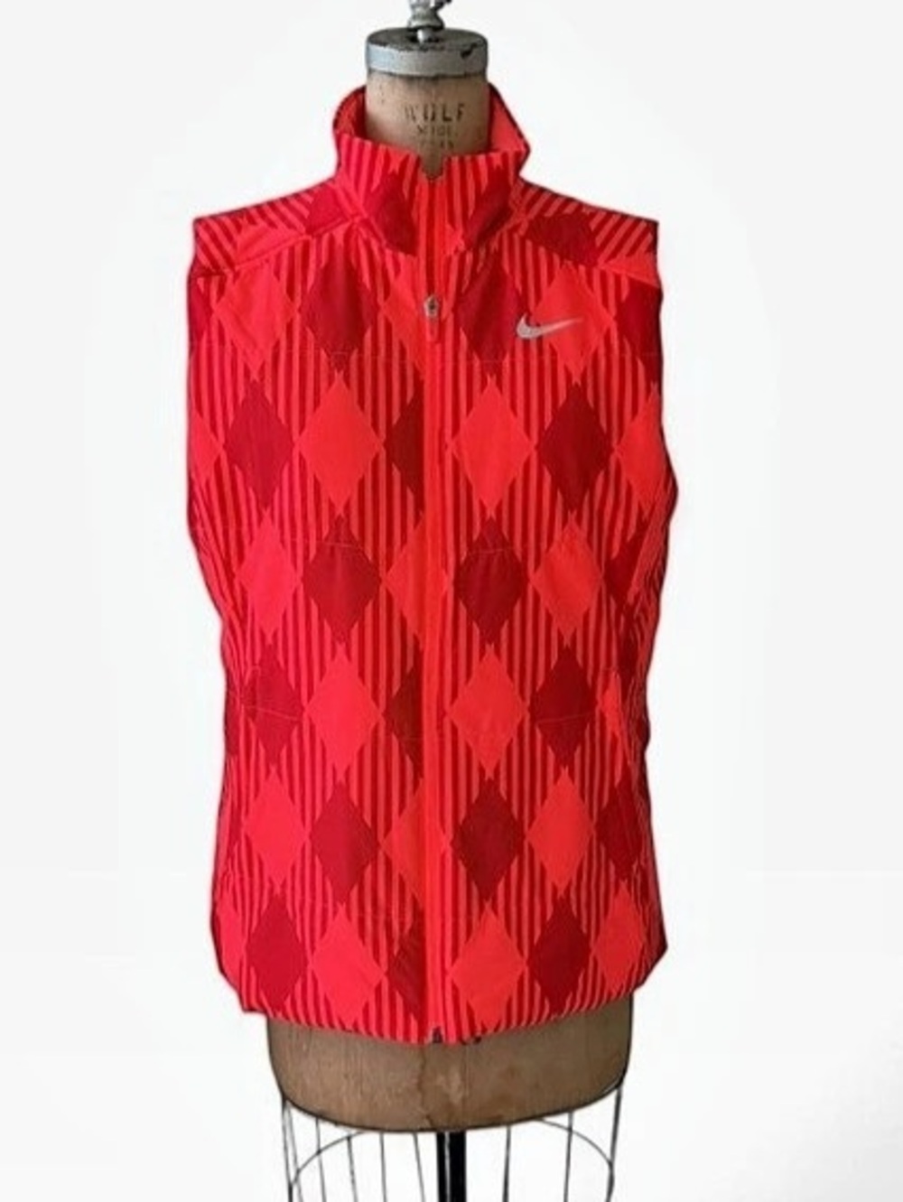 Nike Golf Women's Sport Insulated Thermal Red/ Orange Geometric Vest Size L NWT